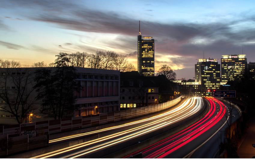 Die Autobahn 40 bei Essen.