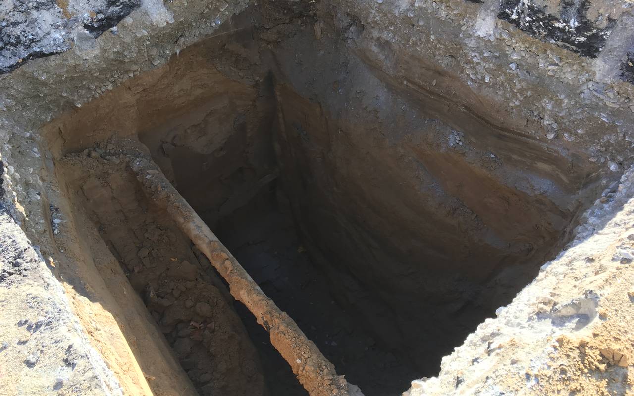 "Bomben" Entschärfung, Zeppelinstraße gesperrt, Keine Bombe gefunden, nur Rohr