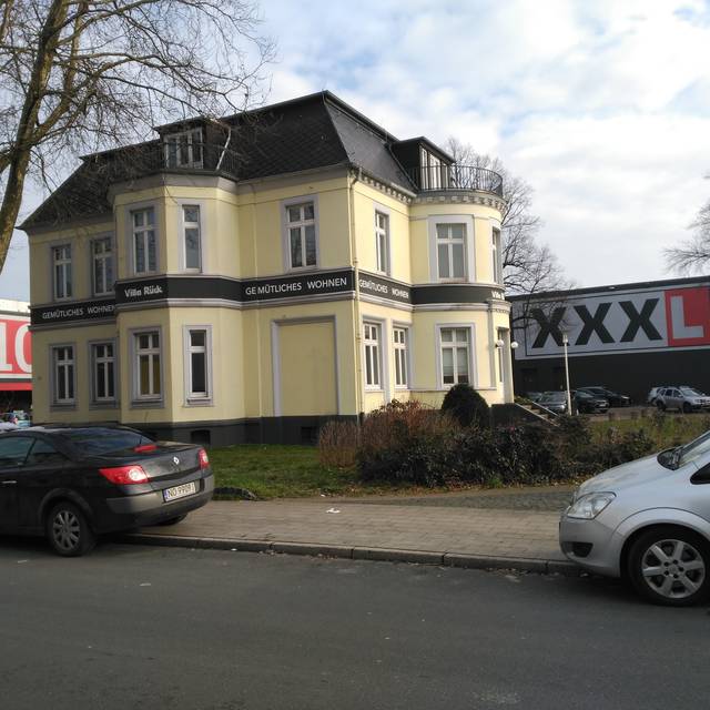 Villa Rück am Möbelhaus XXXLutz Rück