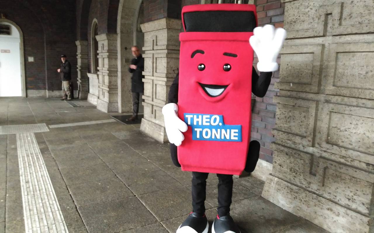Theo Tonne, Maskotchen "Frühjahrsputz" Oberhausen, in neuem Gewand (seit 2018)