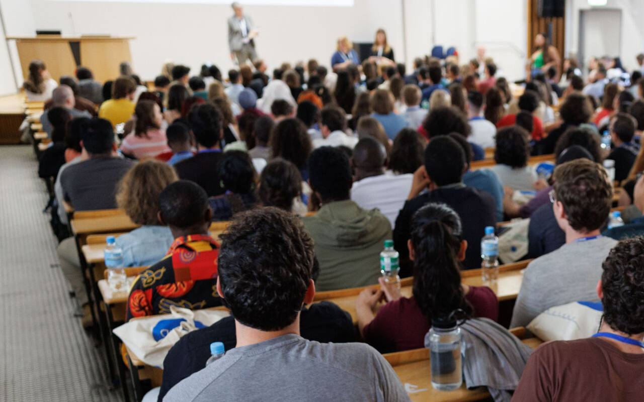 Studenten aufgenommen bei einem Treffen Internationaler Studierenden. (zu dpa «Bundestag entscheidet über Bafög-Erhöhung»)