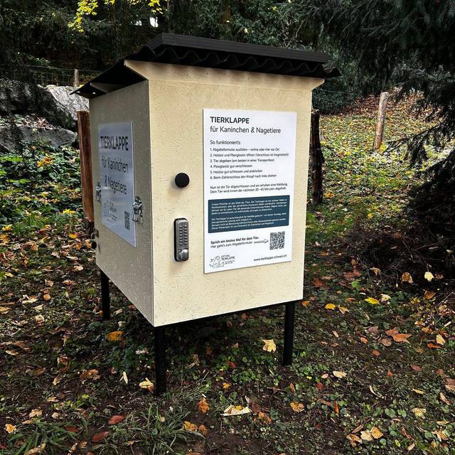 Erste Tierklappe in der Schweiz