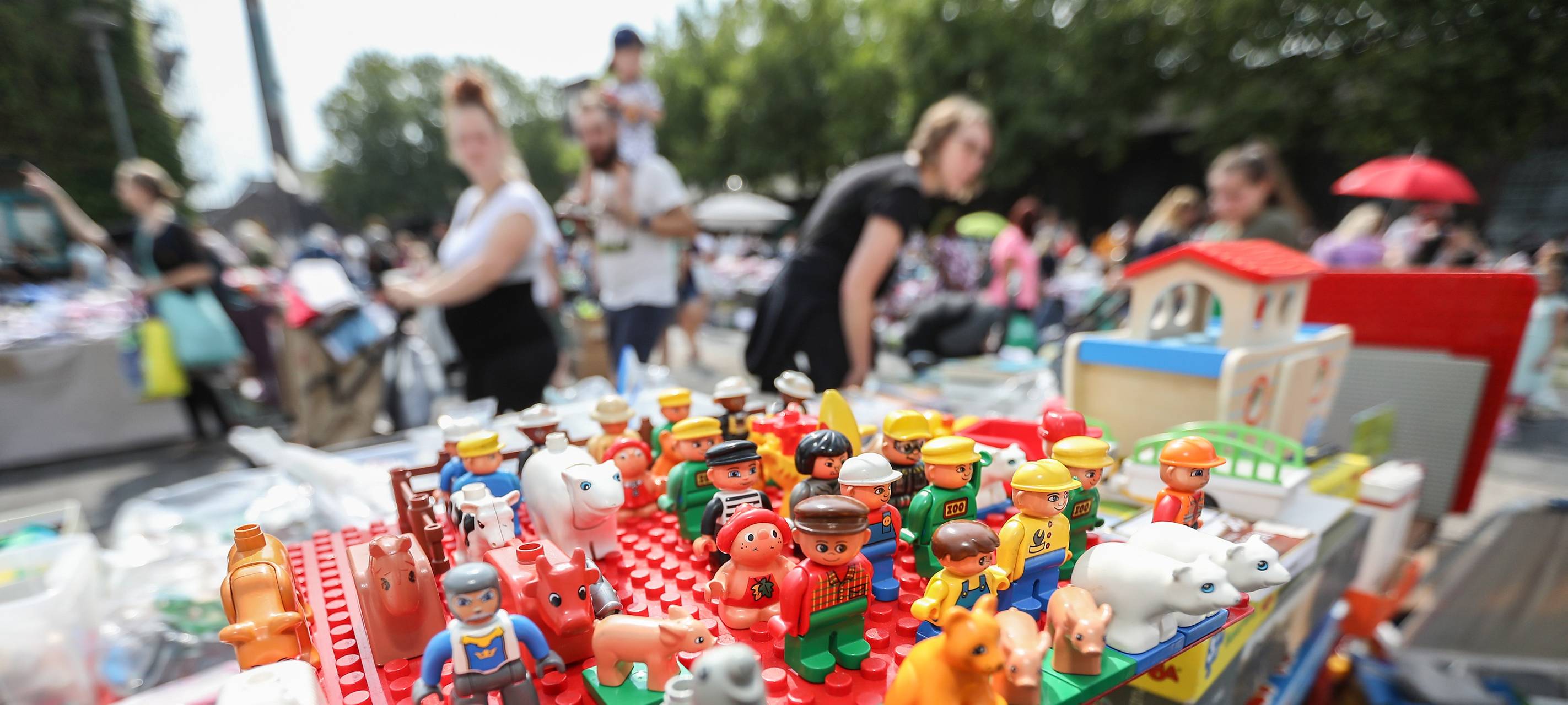 Oberhausen: Kinderkleidermarkt heiß begehrt