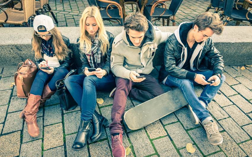 Jugendliche Verbringen Ihre Freizeit Im Internet Radio Oberhausen