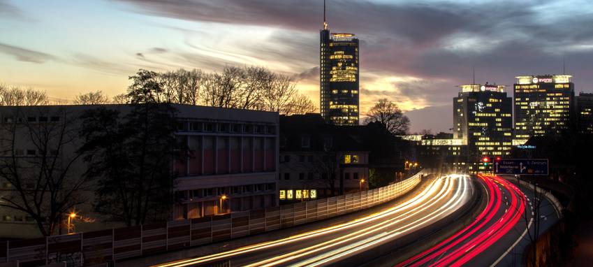 Die Autobahn 40 bei Essen.