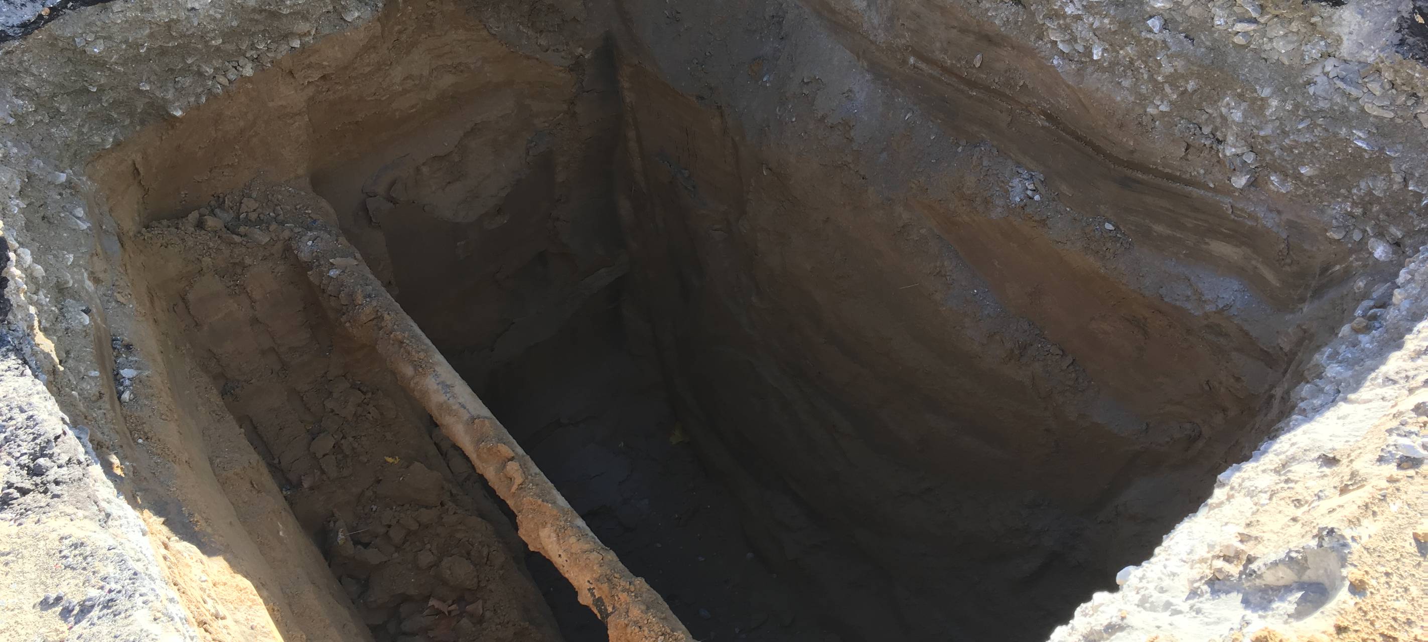 "Bomben" Entschärfung, Zeppelinstraße gesperrt, Keine Bombe gefunden, nur Rohr