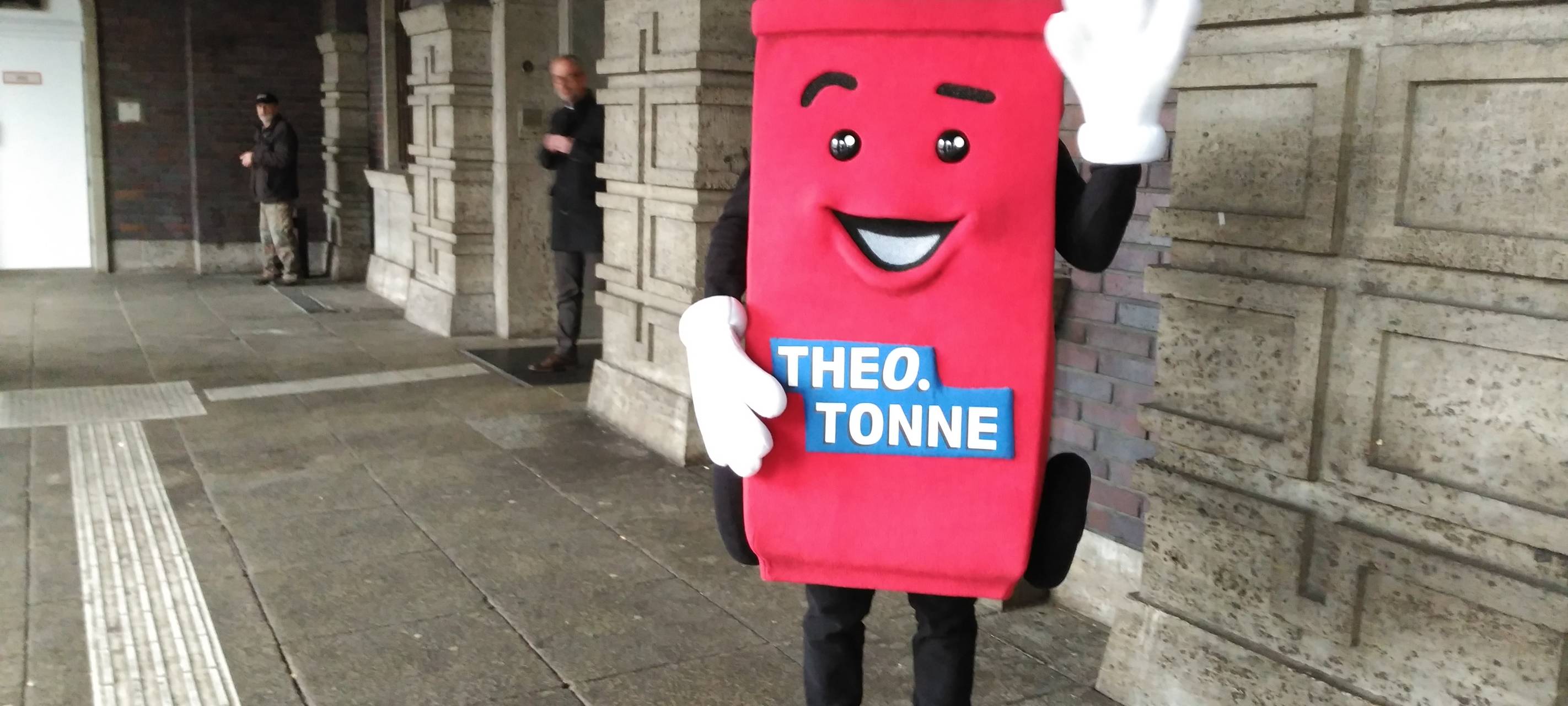 Theo Tonne, Maskotchen "Frühjahrsputz" Oberhausen, in neuem Gewand (seit 2018)