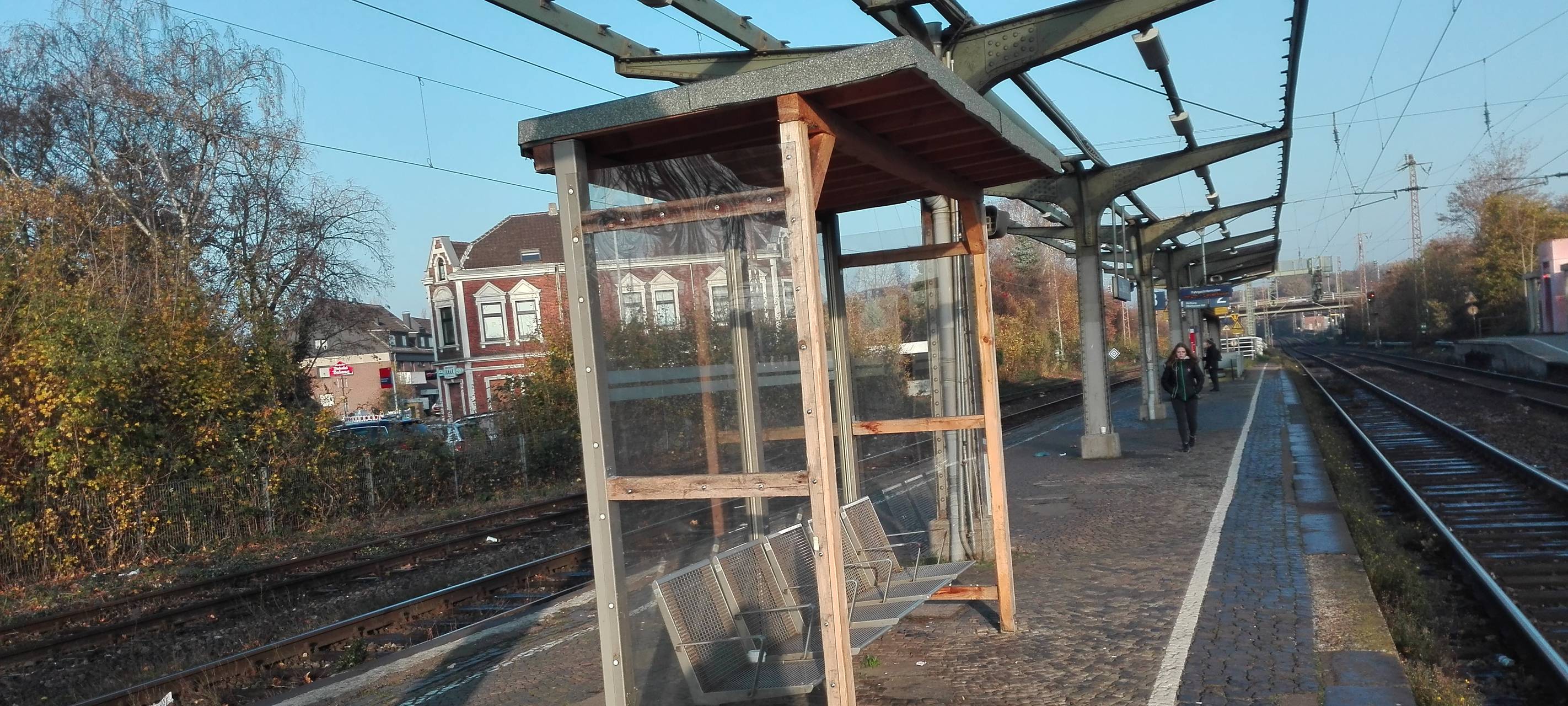 Sterkrade Bahnhof, Haus zum Unterstellen
