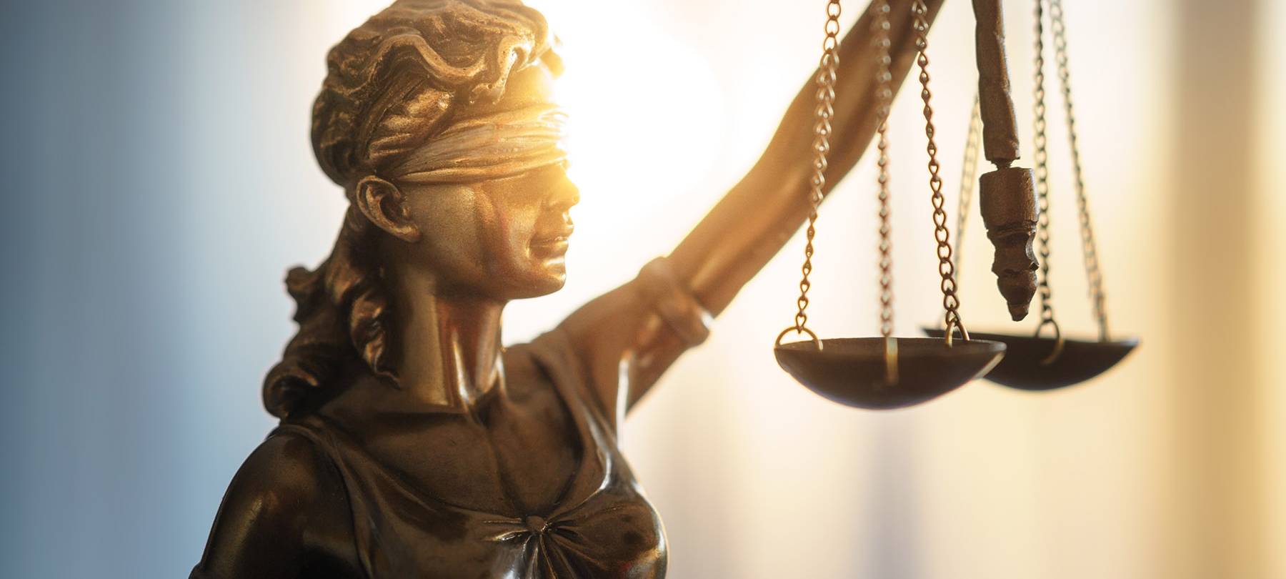 Bande aus Dinslaken wegen Raubserie vor Gericht