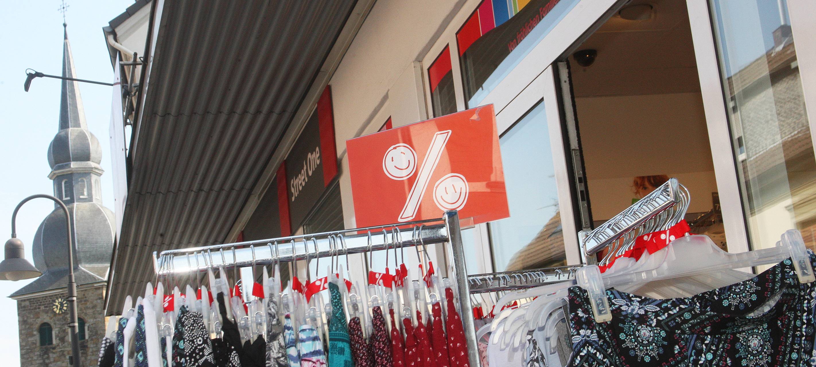 Rabatte: Händler starten Sommerschlussverkauf