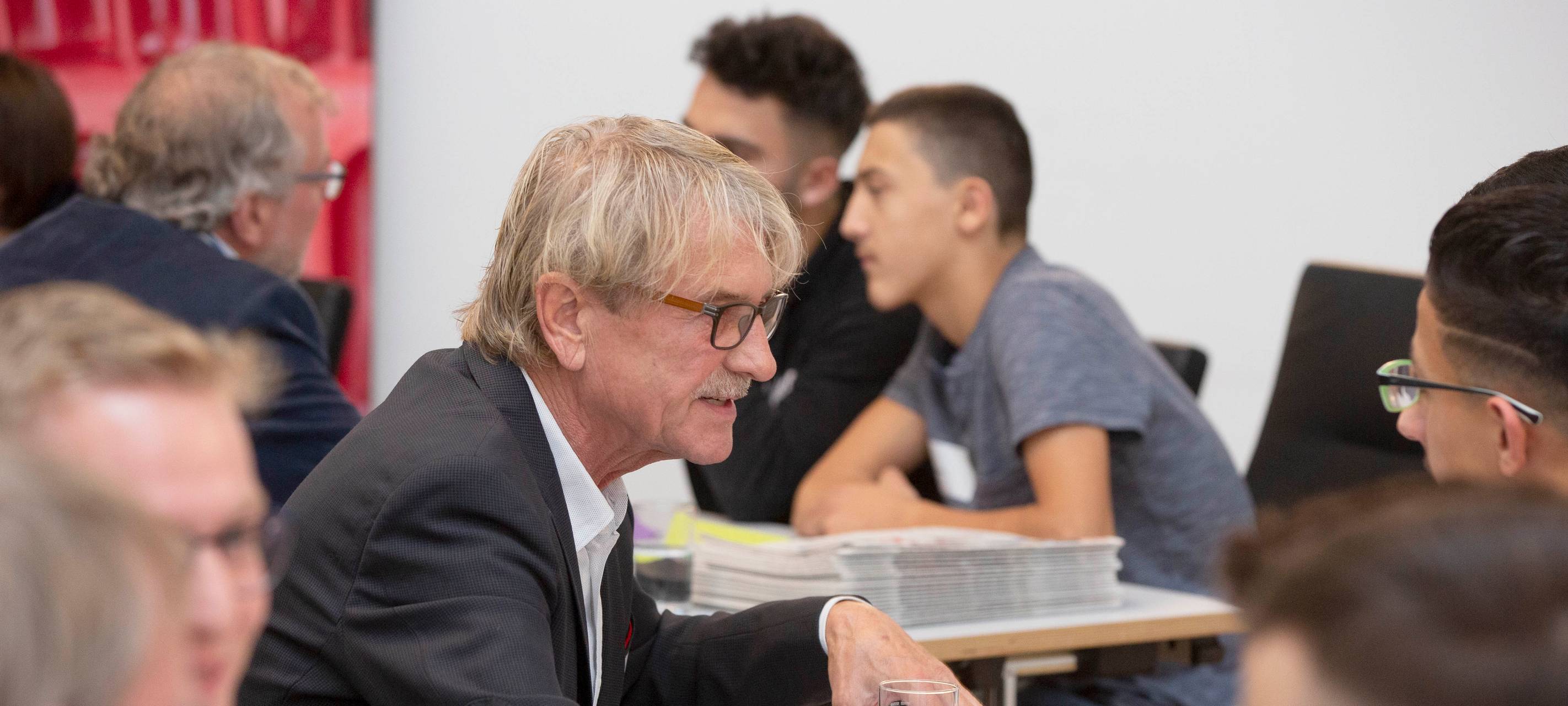 Schlagabtausch mit Politikern