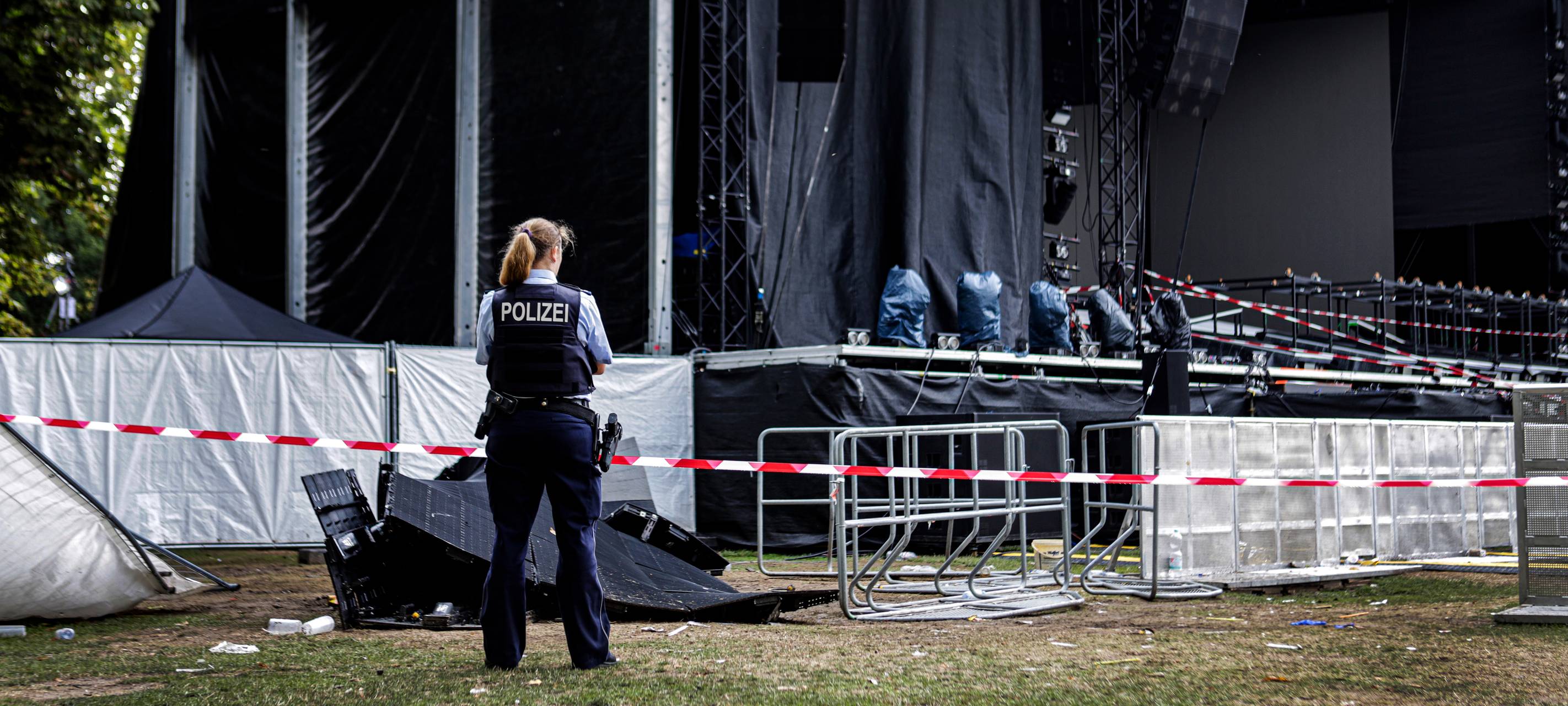 Ermittlungen nach runtergestürzter LED-Leinwand