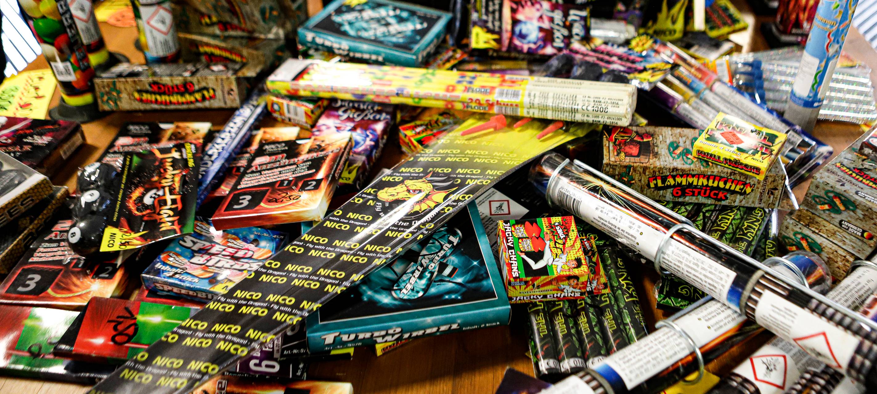 ADAC rät: sicheren Parkplatz über Silvester suchen