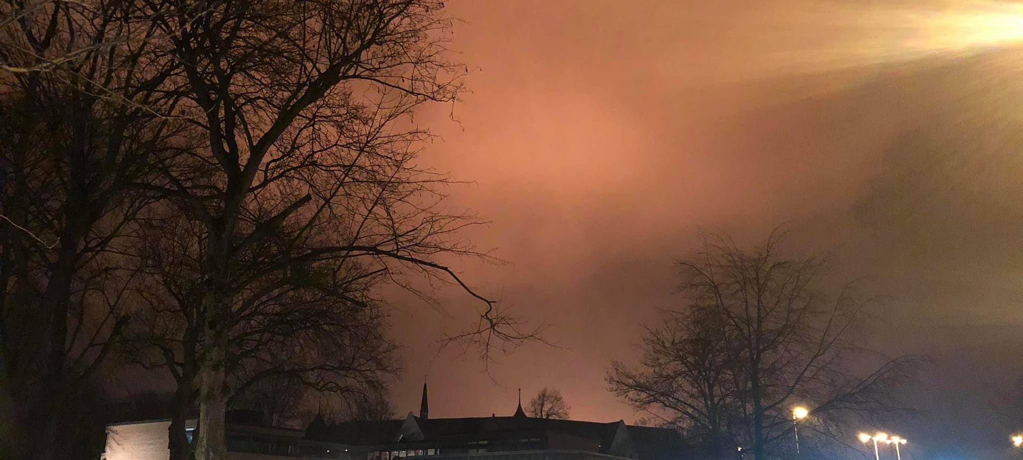 Gasfackel sorgte für zahlreiche Notrufe