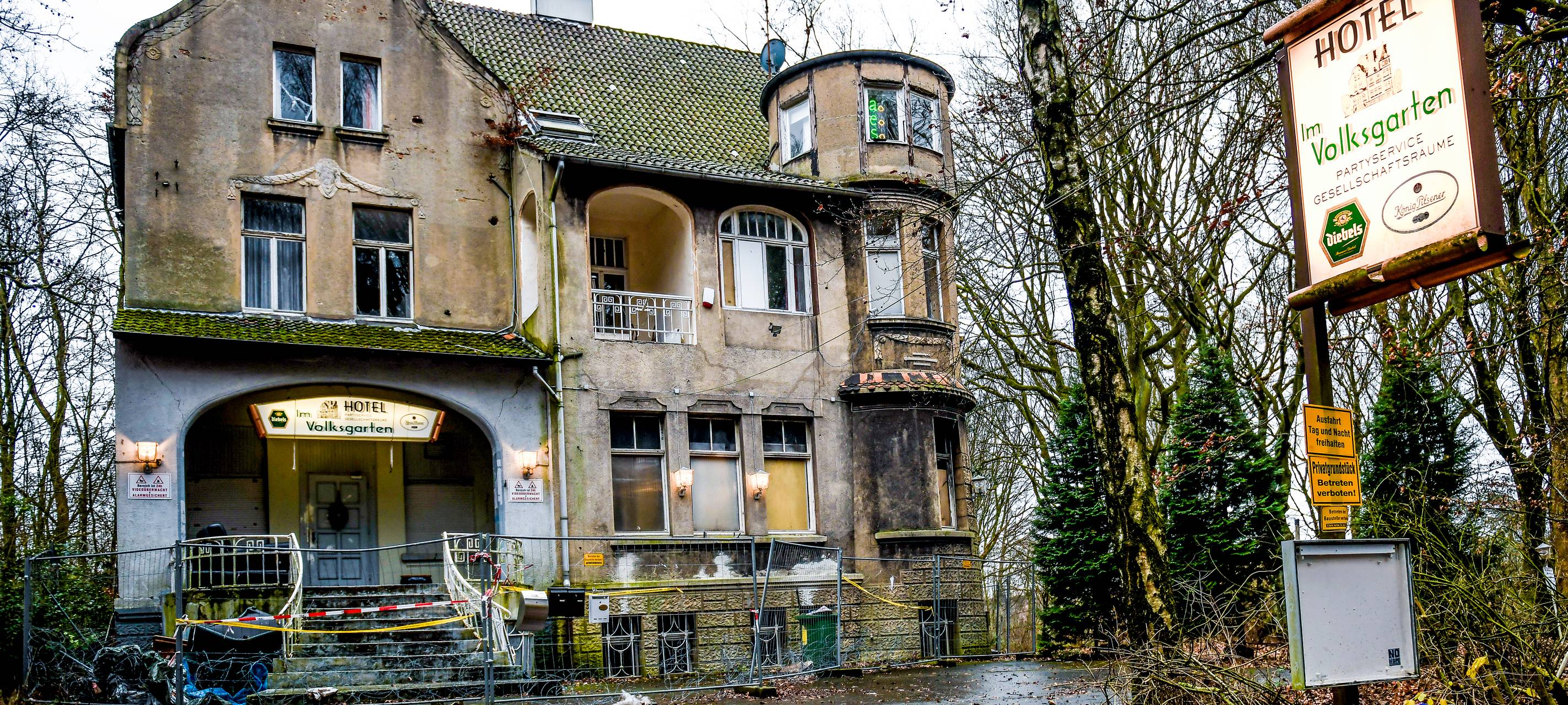 Weiter Wirbel um altes Hotel im Volksgarten