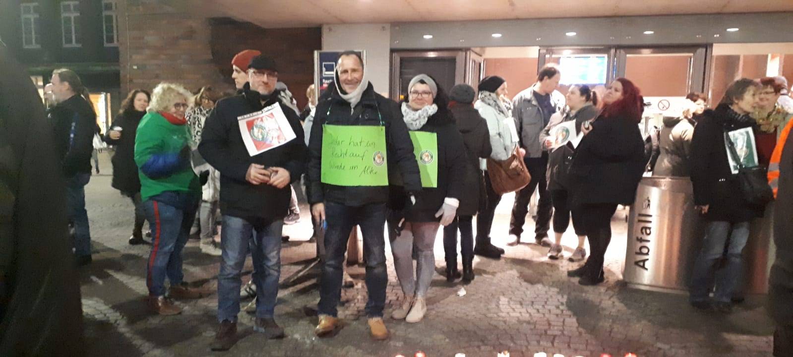 Friedliche Demo am Hauptbahnhof
