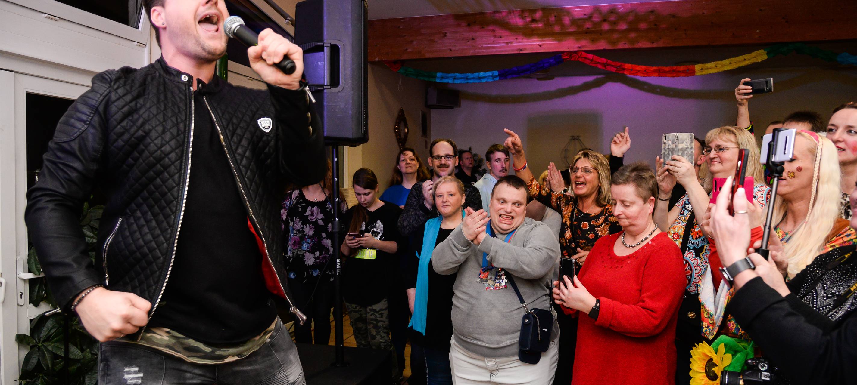 Schlagerparty mit Entbindung