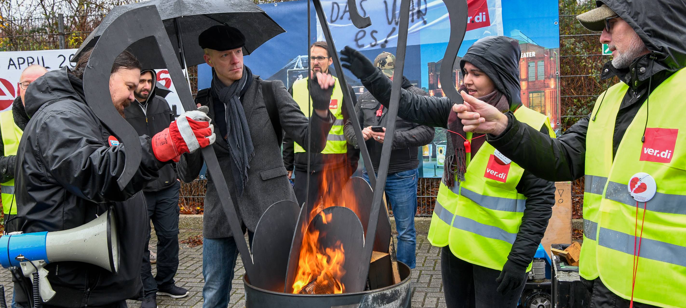 Protest-Aktionen am Metronom Theater