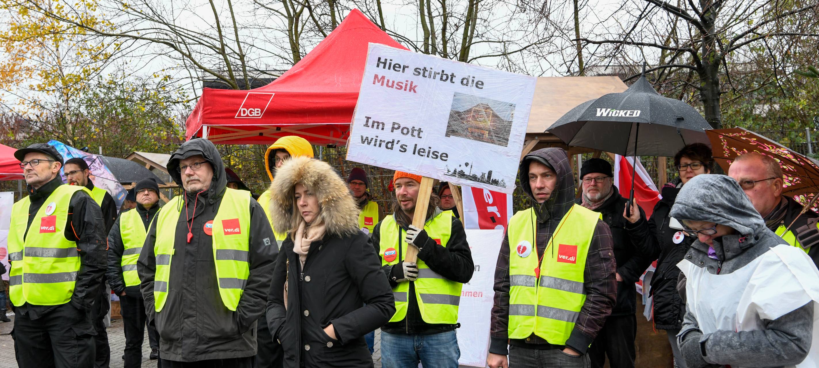 Protest-Aktionen am Metronom Theater