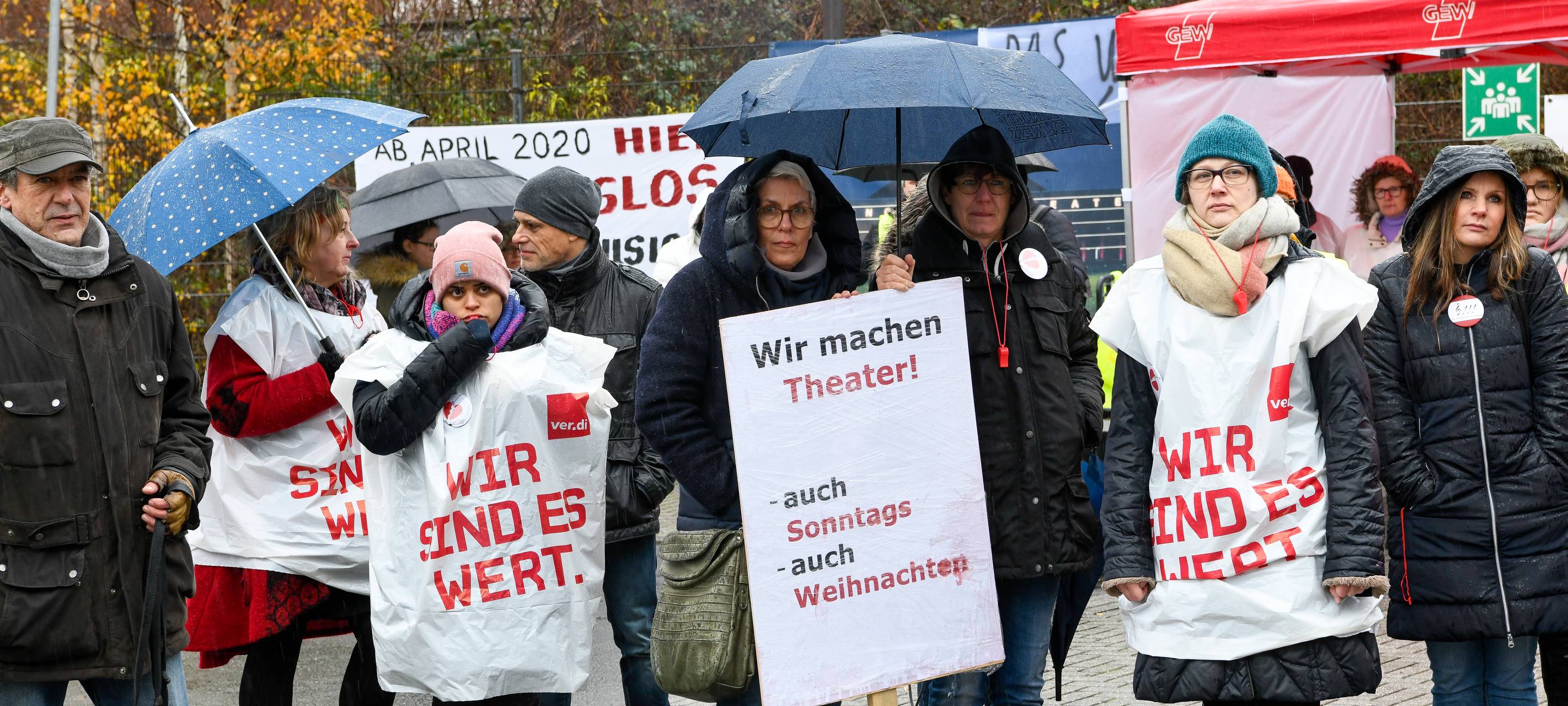 Protest-Aktionen am Metronom Theater