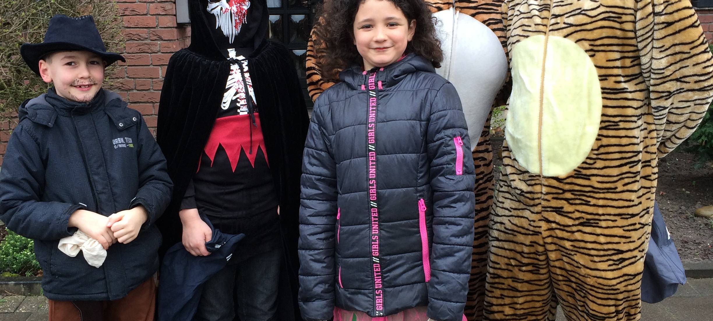 Fotos vom Pöstertreck und dem Rosenmontagszug in Vondern