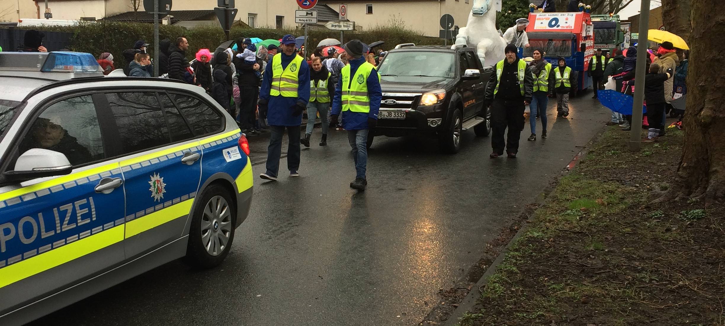 Fotos vom Pöstertreck und dem Rosenmontagszug in Vondern