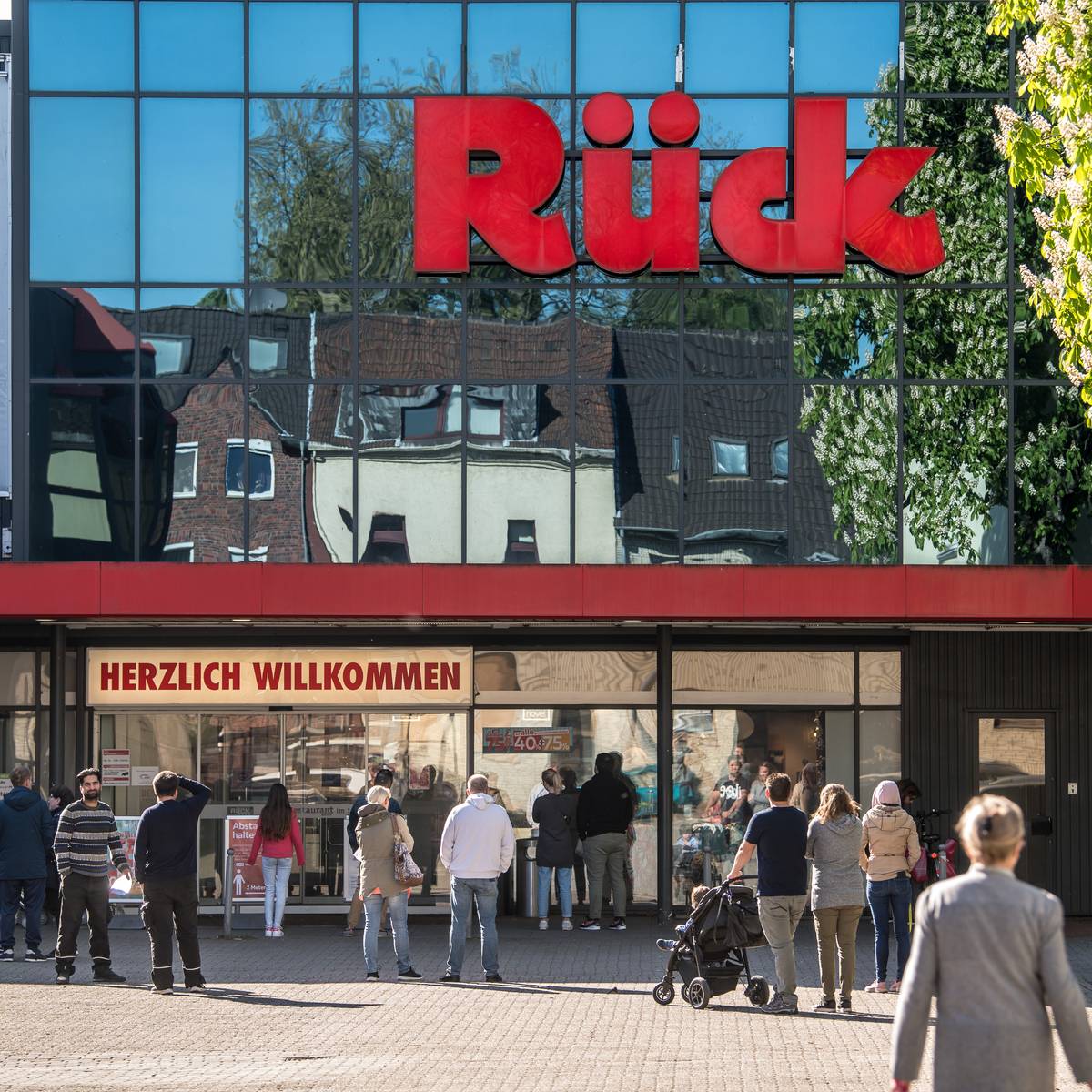 Plane Fur Xxxlutz Ruck Auf Dem Stahlwerksgelande Radio Oberhausen