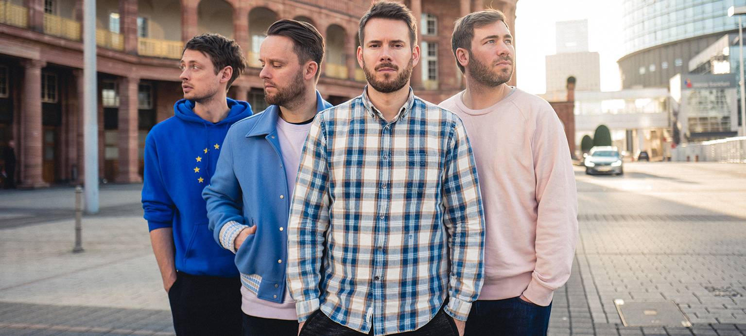 Revolverheld geben Auto-Konzert in Oberhausen