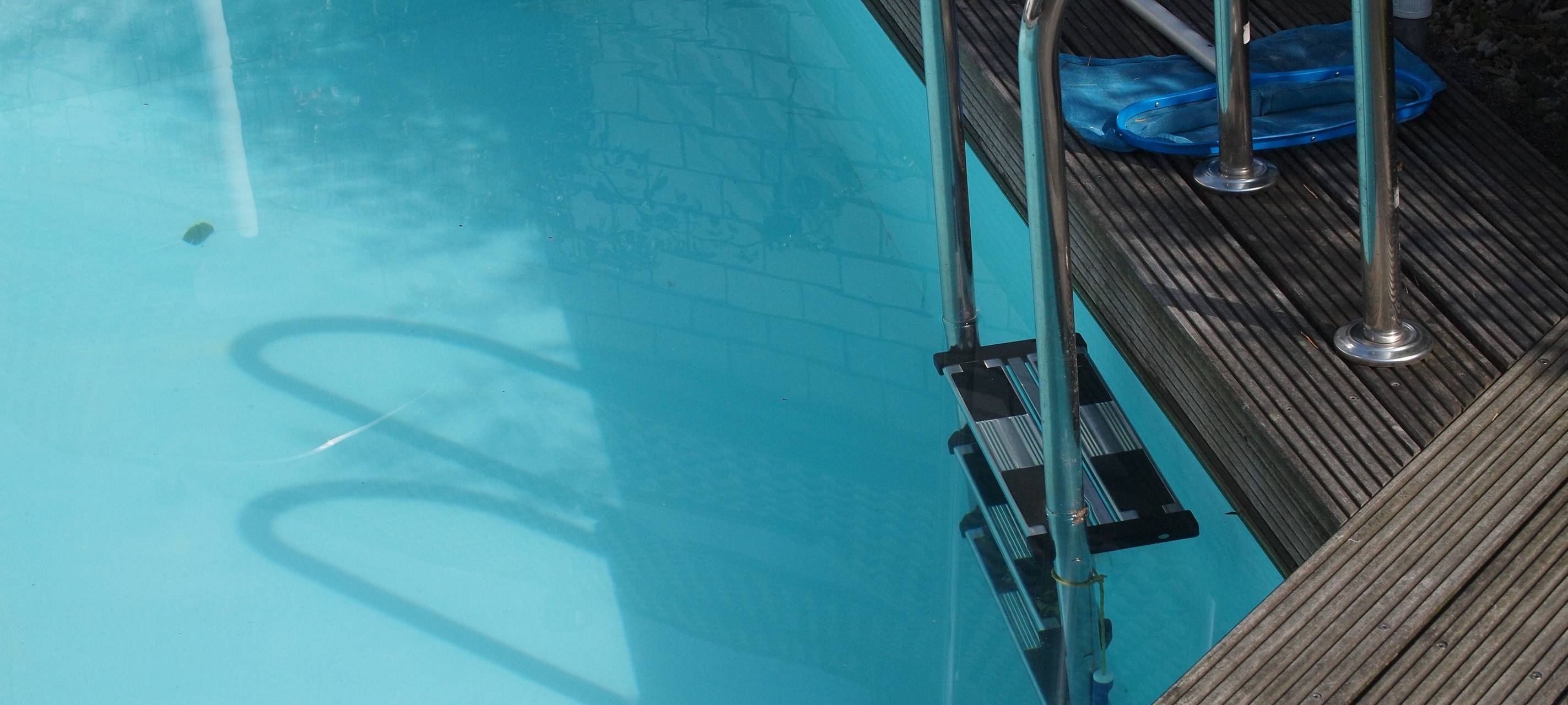 Pool richtig sauber machen - Wir haben die Tipps