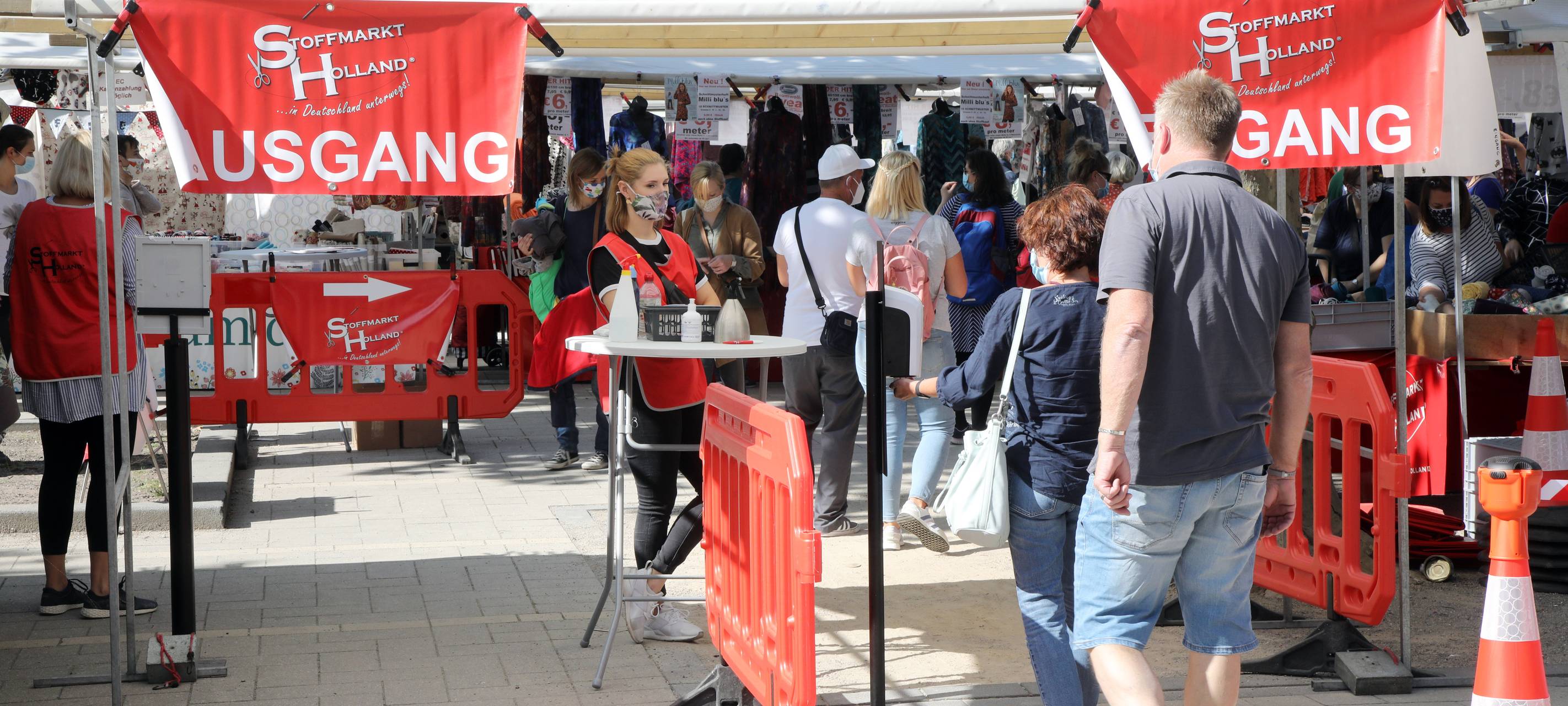 Sonntag: Winterlicht und Stoffmarkt