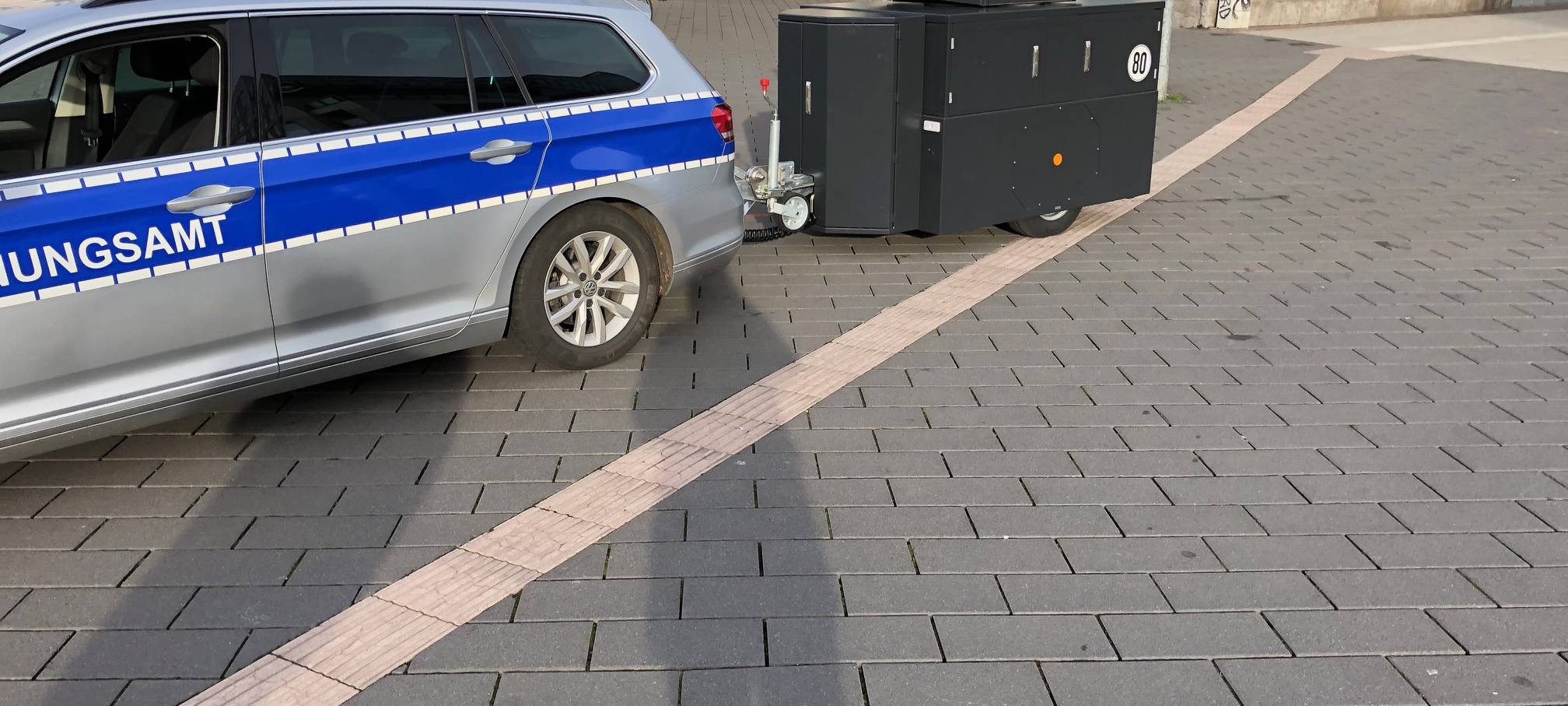 Mülheim kauft Blitzer-Anhänger
