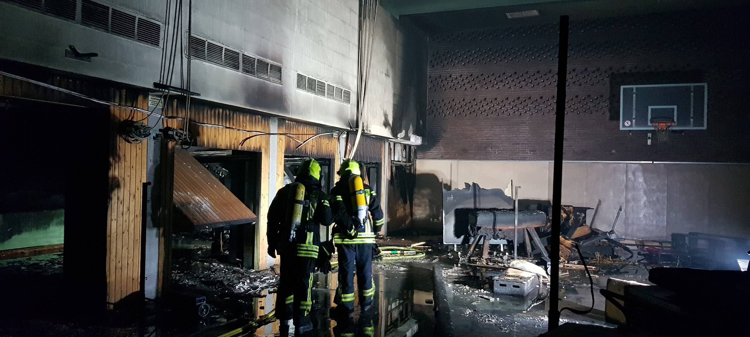 Feuer in Turnhalle ausgebrochen
