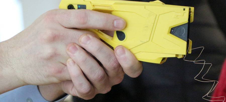 Essener Polizisten bekommen Taser für Einsätze