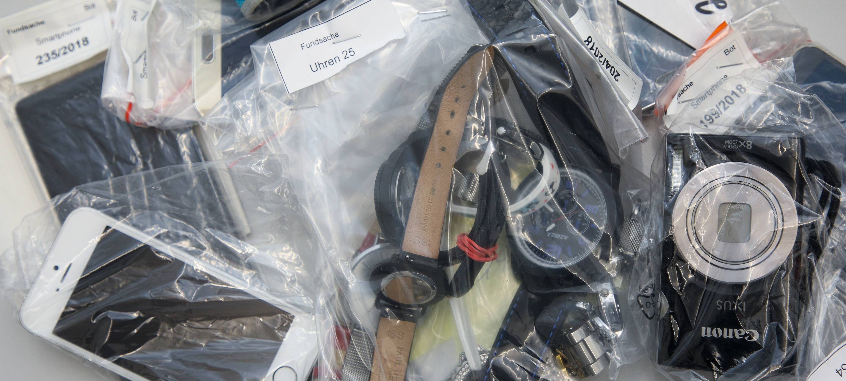 Fundbüro sucht Besitzer von Handys, Schlüsseln, Schmuck