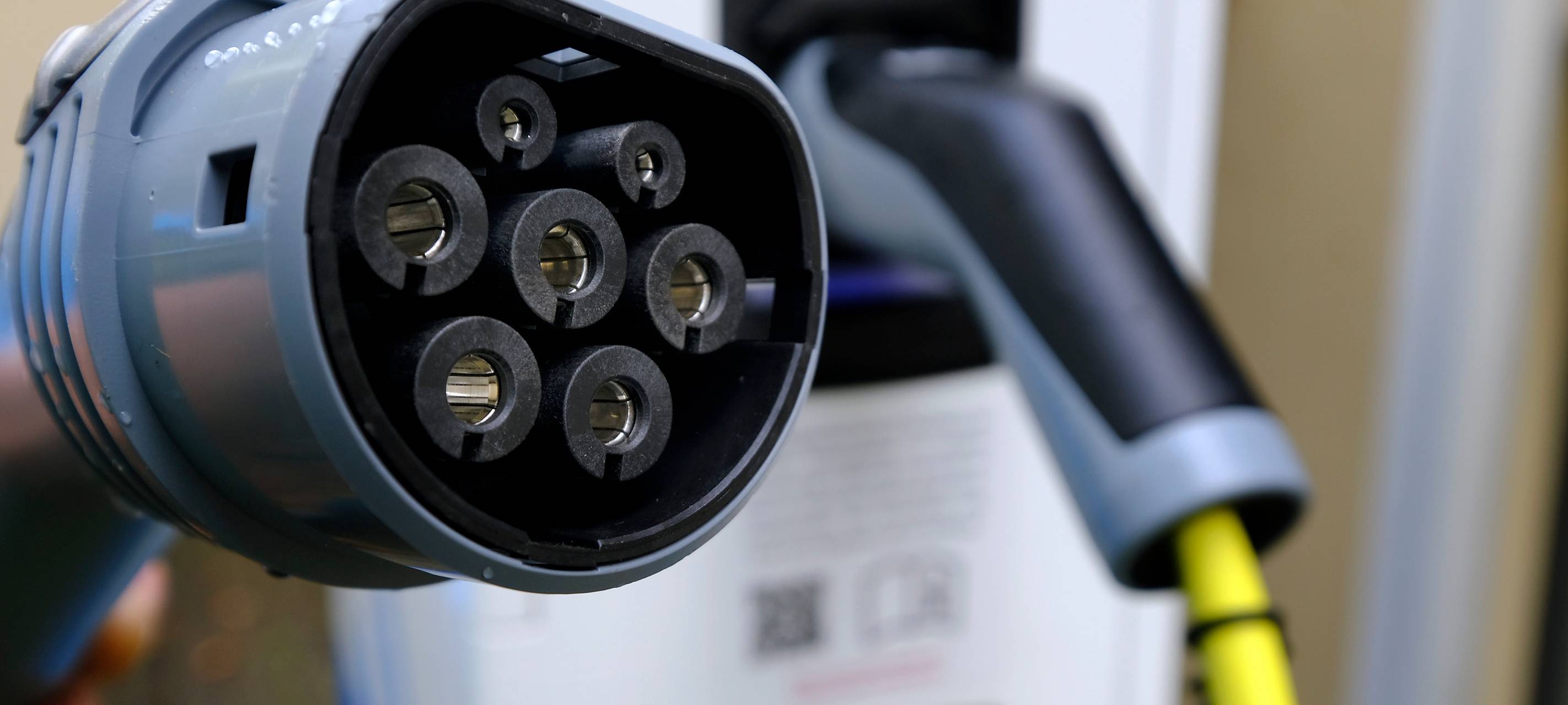 Neue E-Ladesäule am Kaisergarten