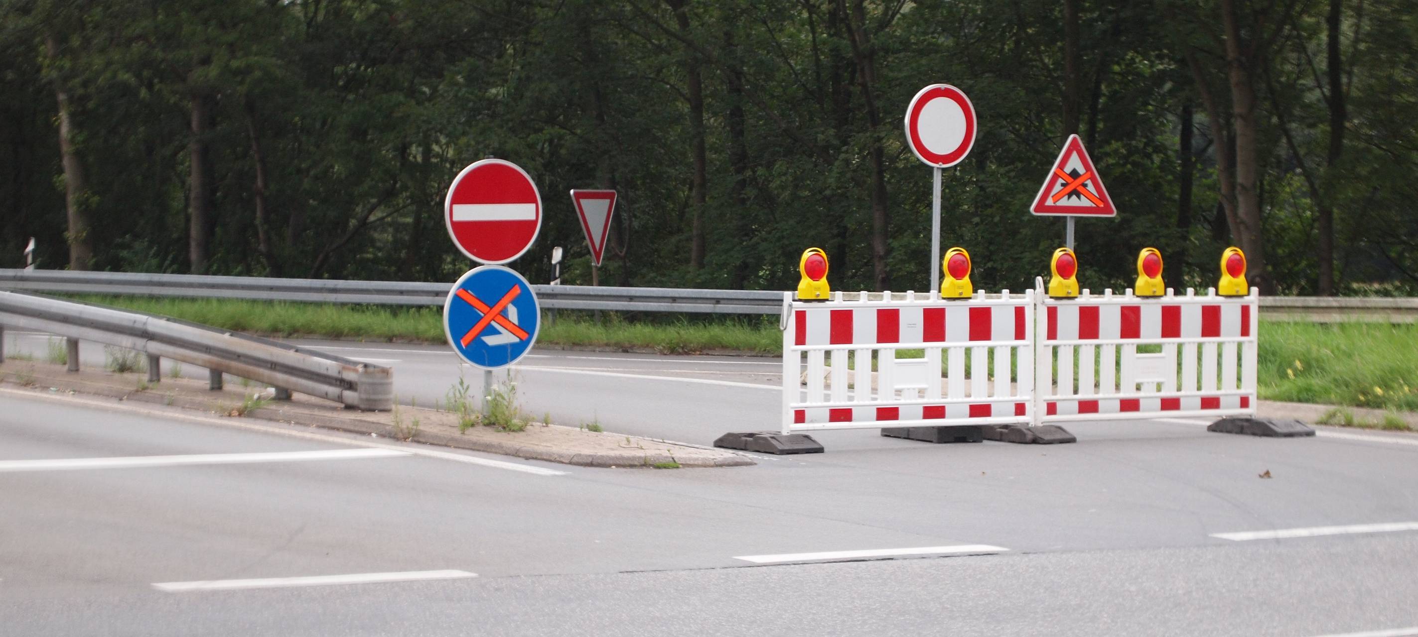 A2-Ausfahrt Königshardt gesperrt