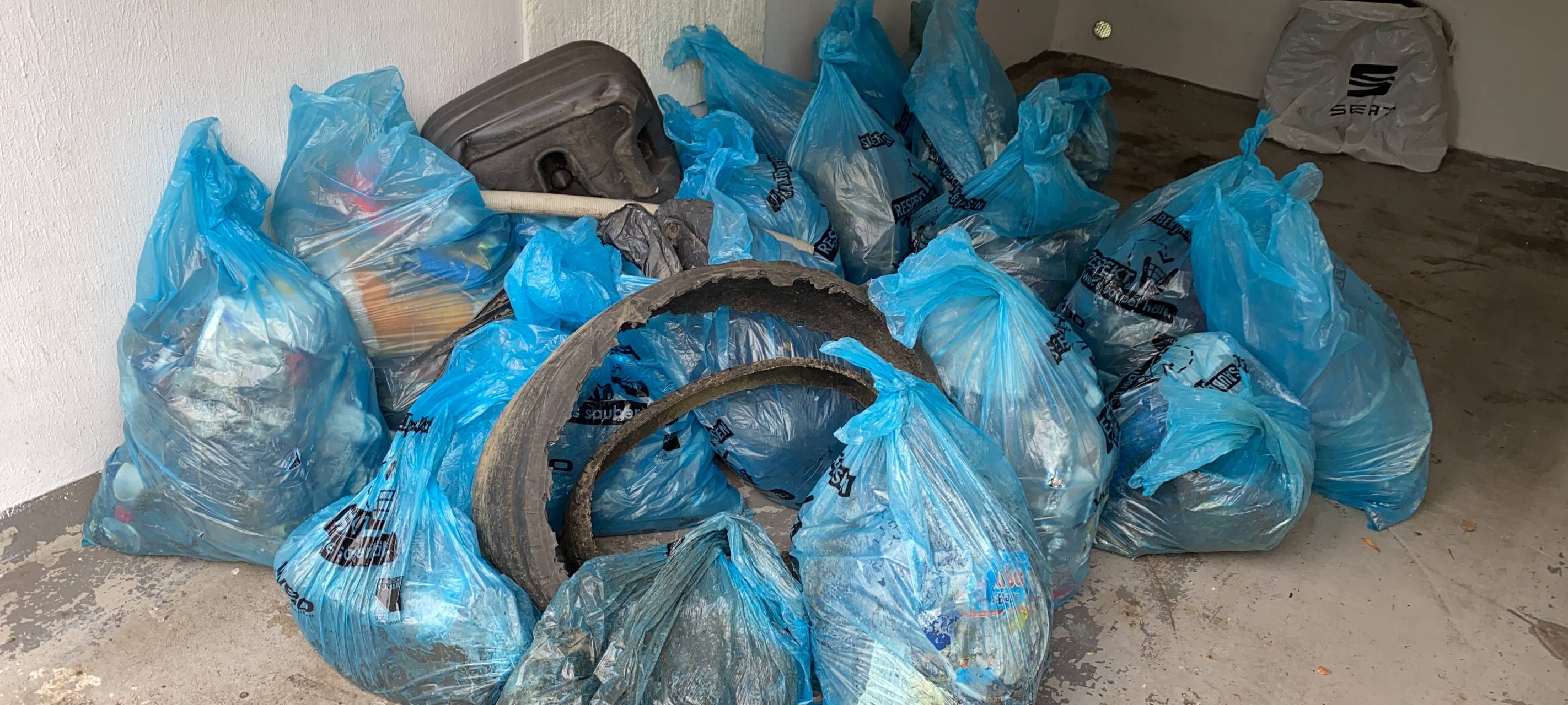 Jede Menge Müll am Ruhrufer