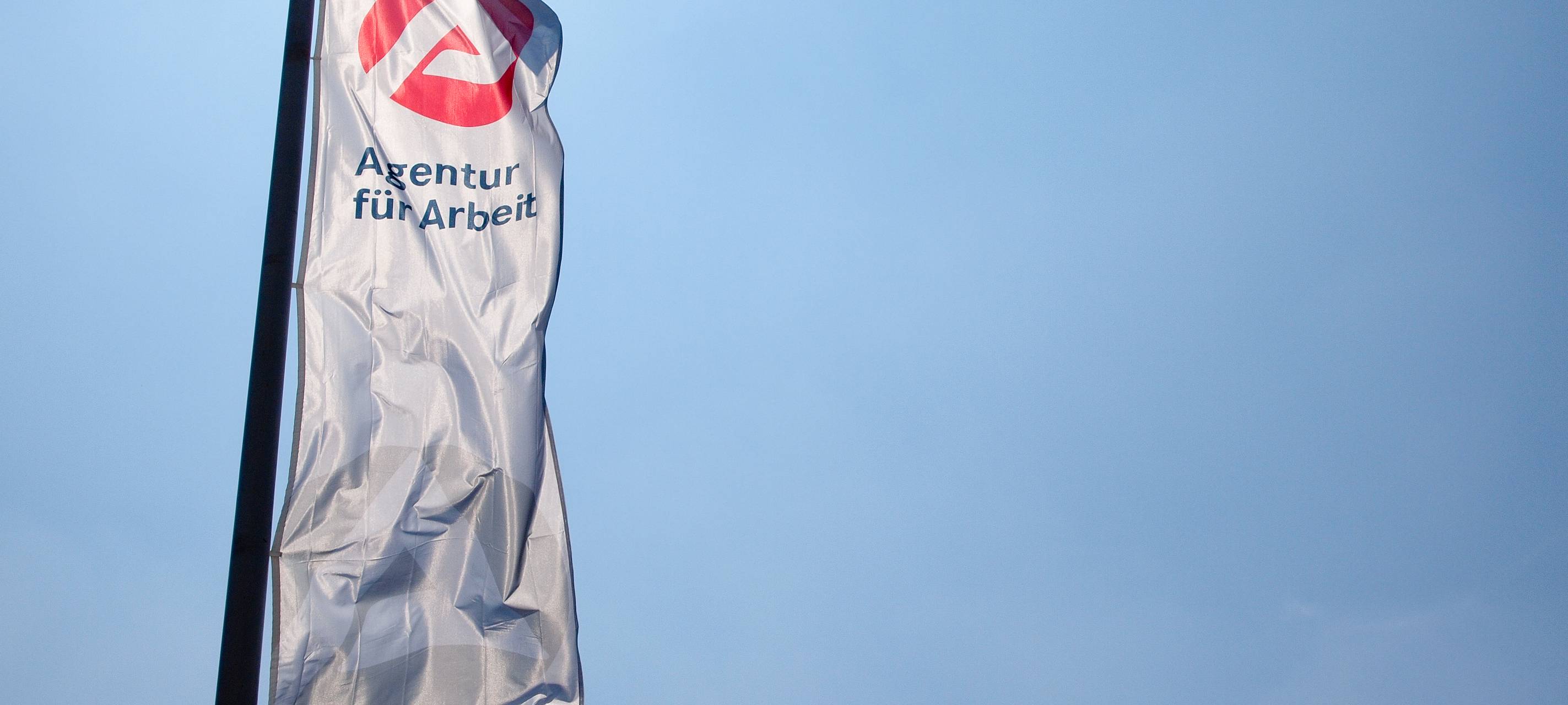 Arbeitsagentur: Arbeitslosigkeit geht weiter zurück