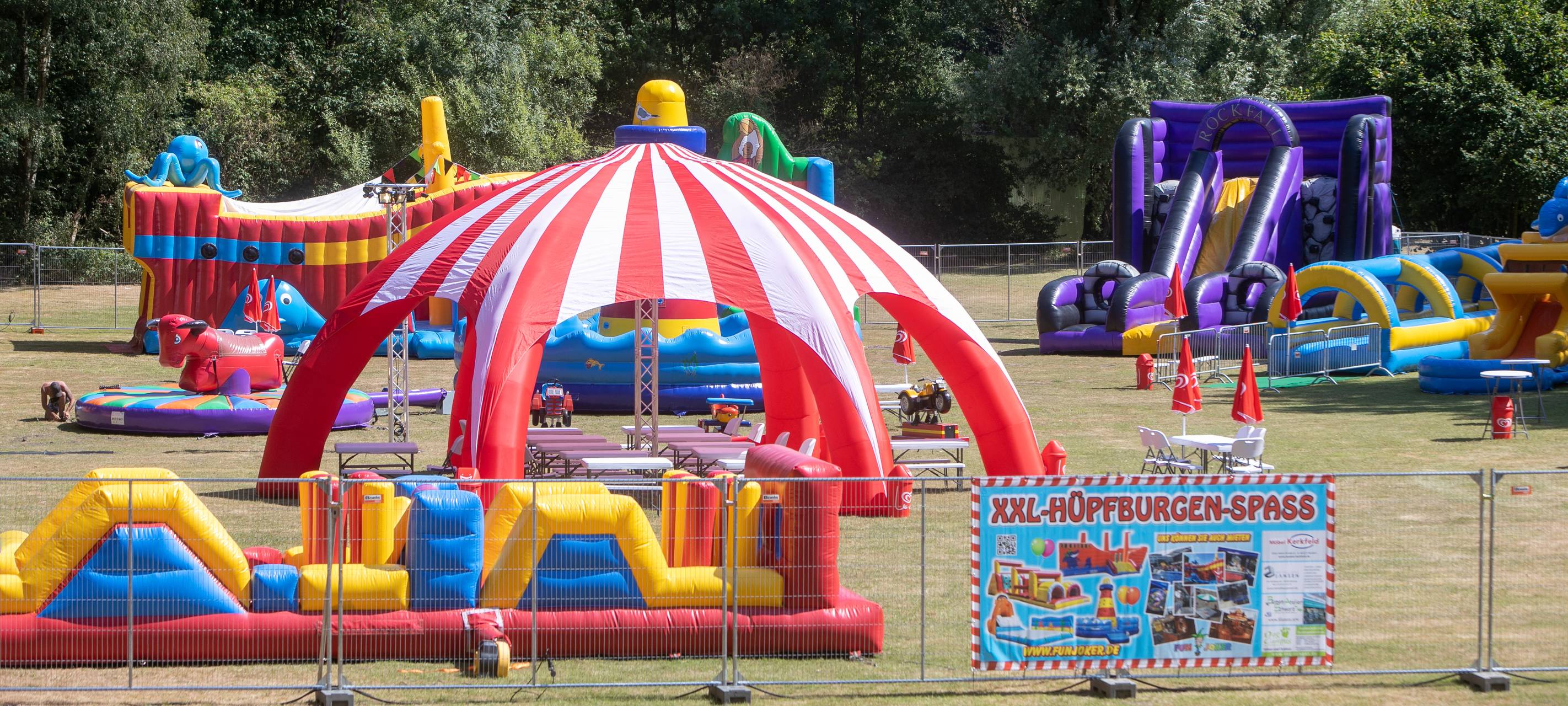 Hüpfburgen, Wasserrutsche und Co.