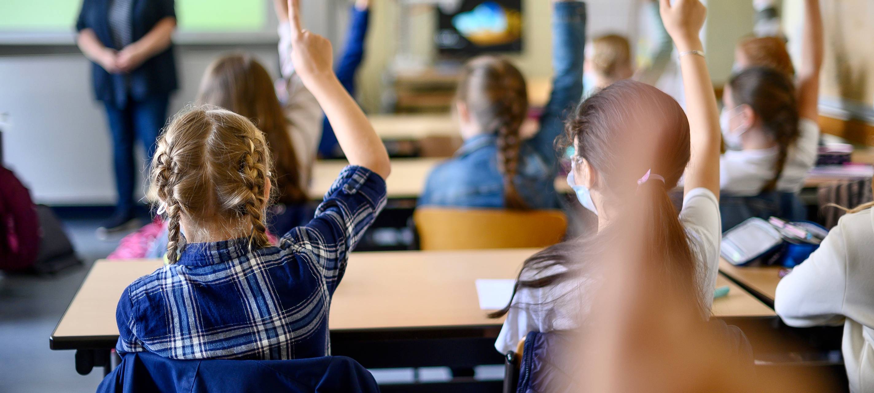 Geld für Projekte und Bildungsgutscheine