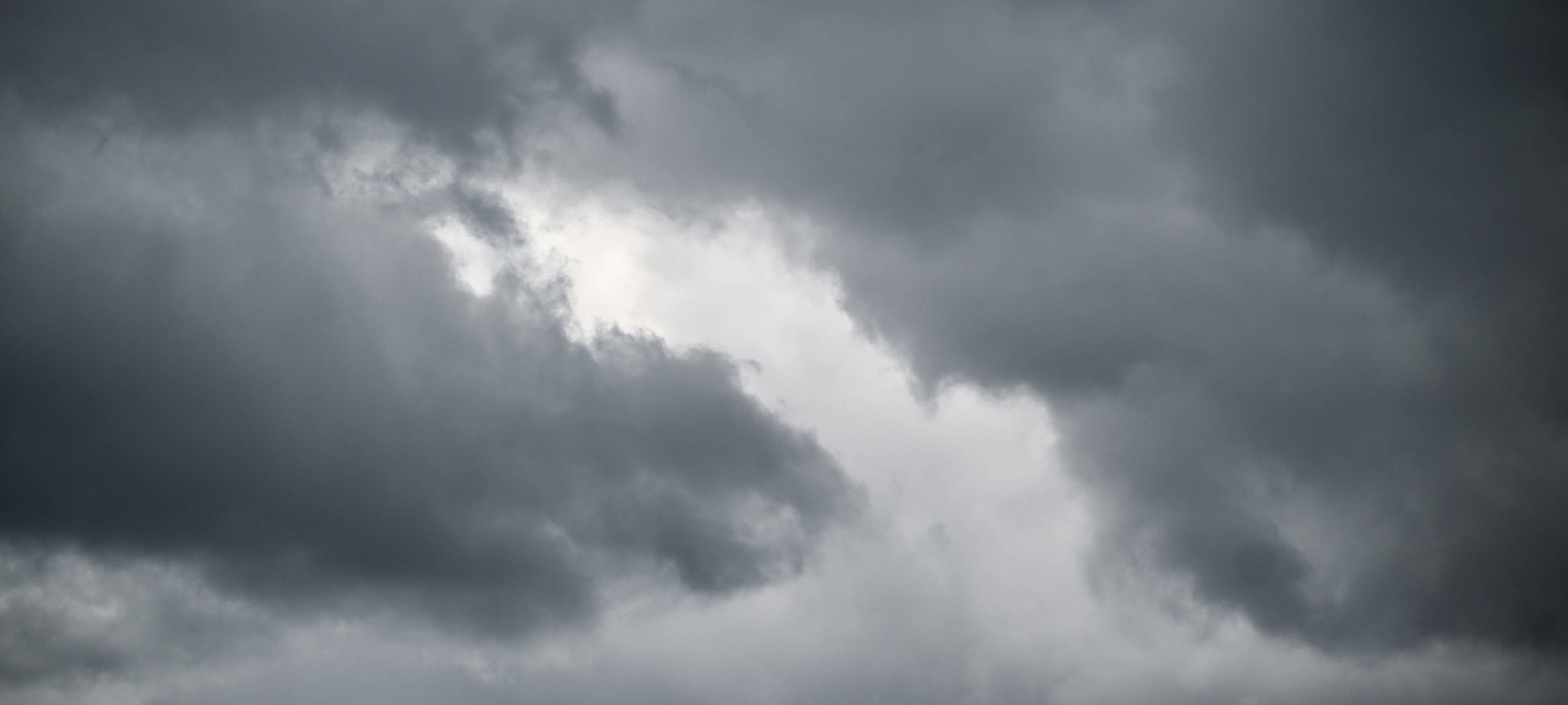Sturm sorgt für Bahnprobleme