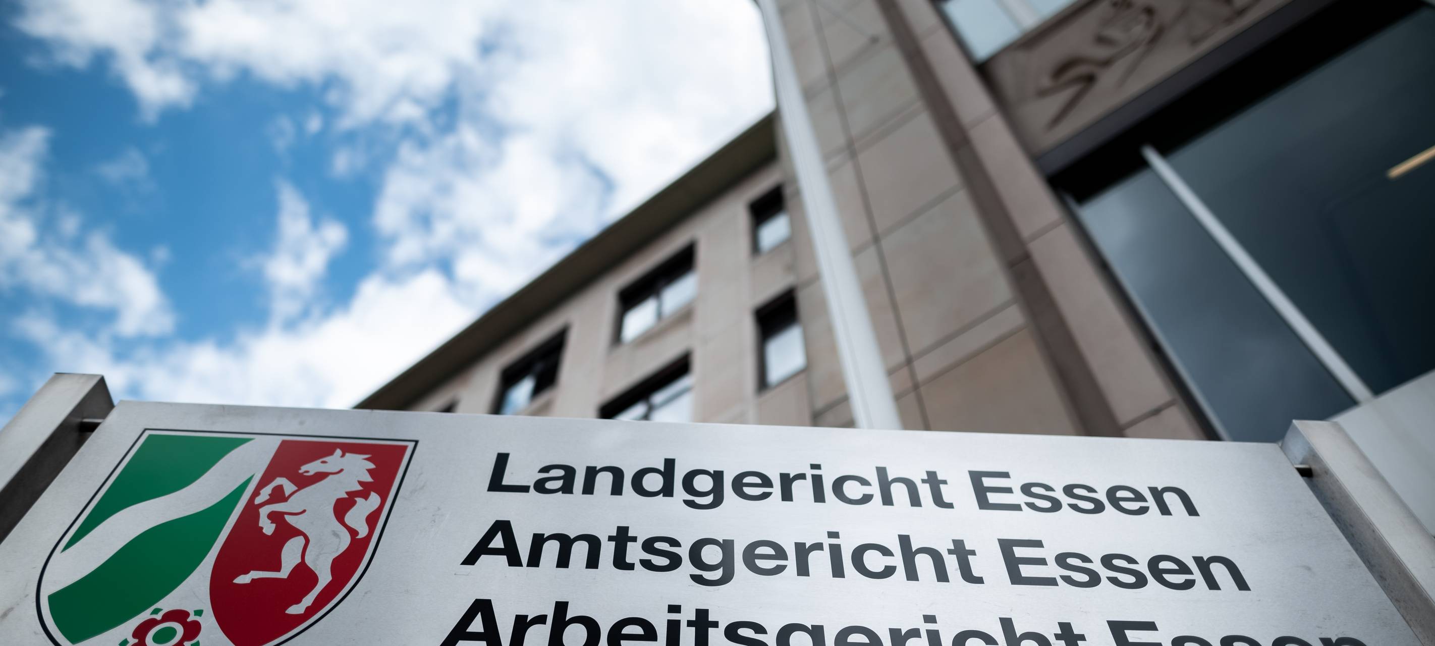 Prozess um vermutlich kriminellen Bankmitarbeiter