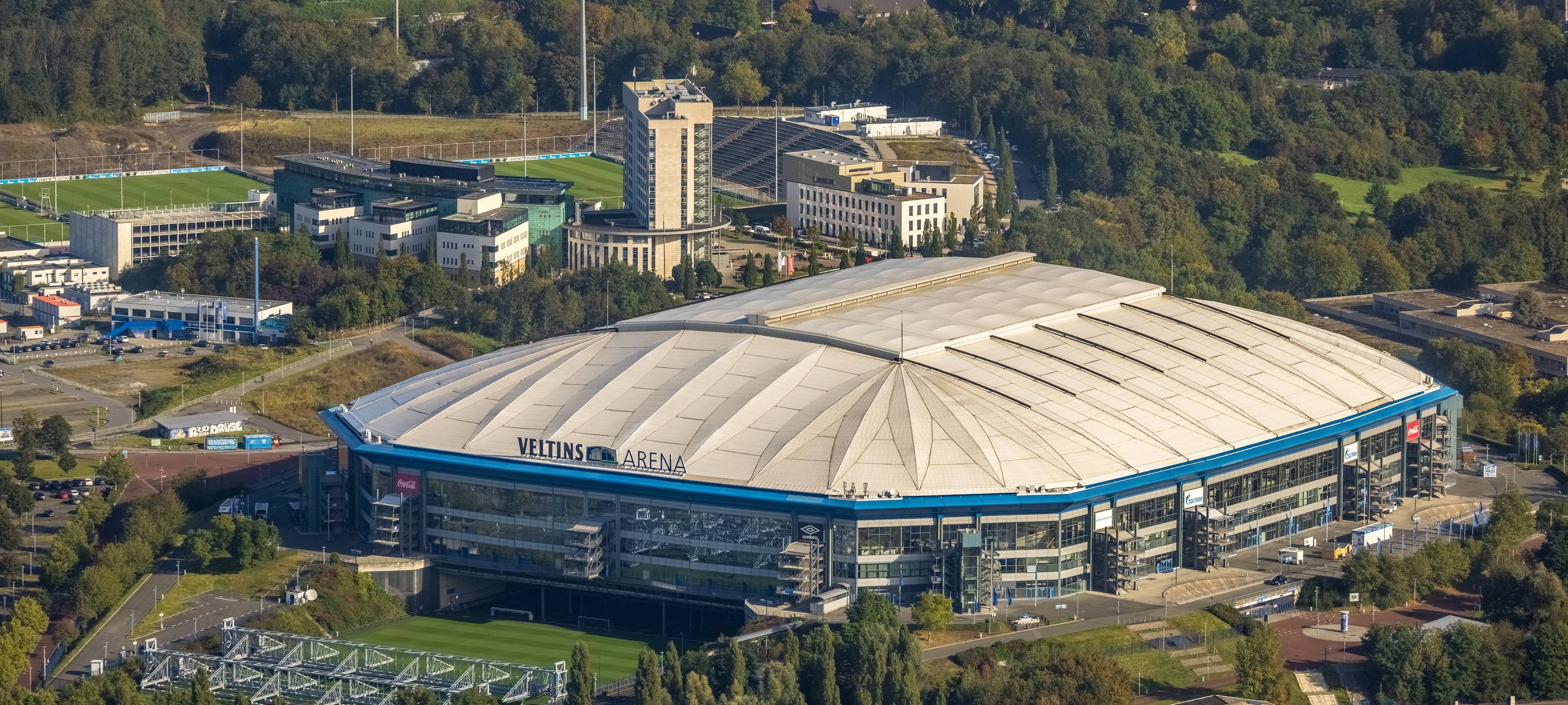 Fußball-Funktionäre gucken sich Gelsenkirchen an