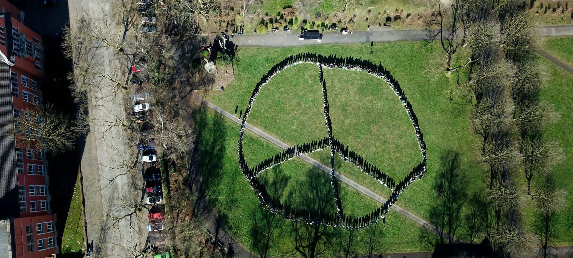 Schüler setzen Zeichen gegen den Krieg