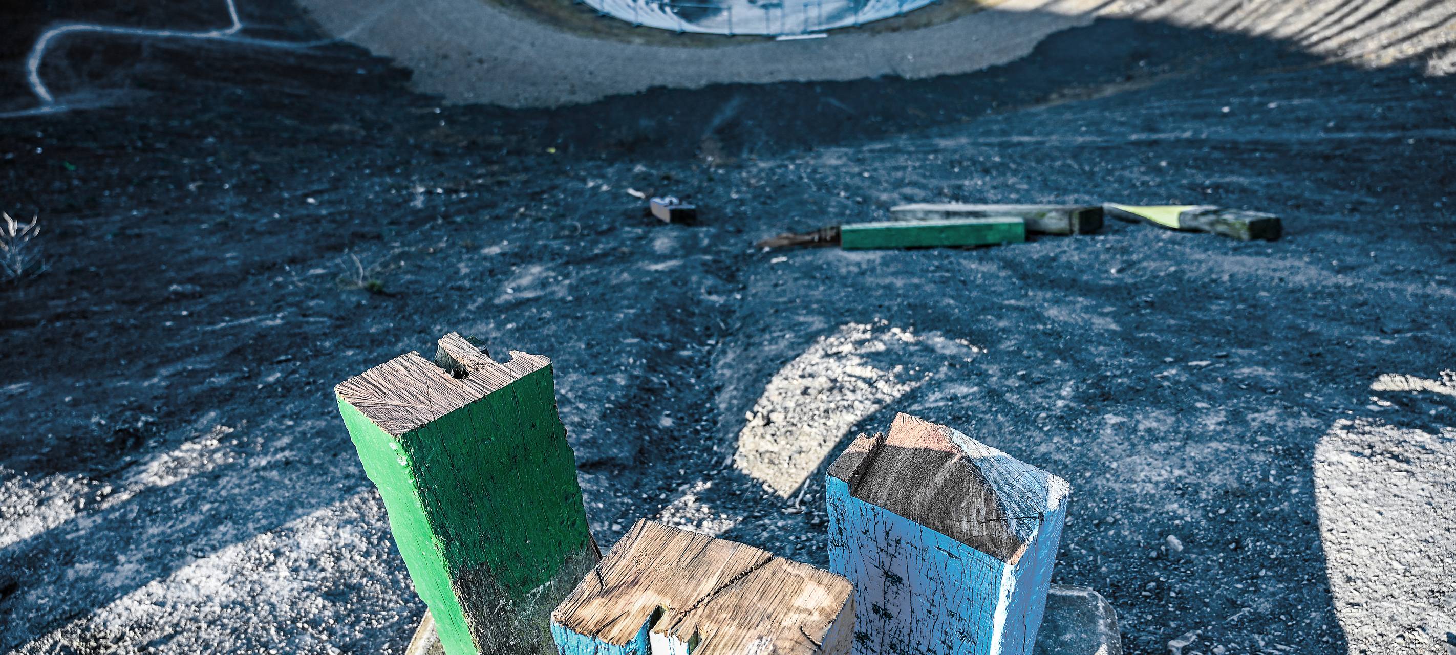 Vandalen zerstören Halden-Totems