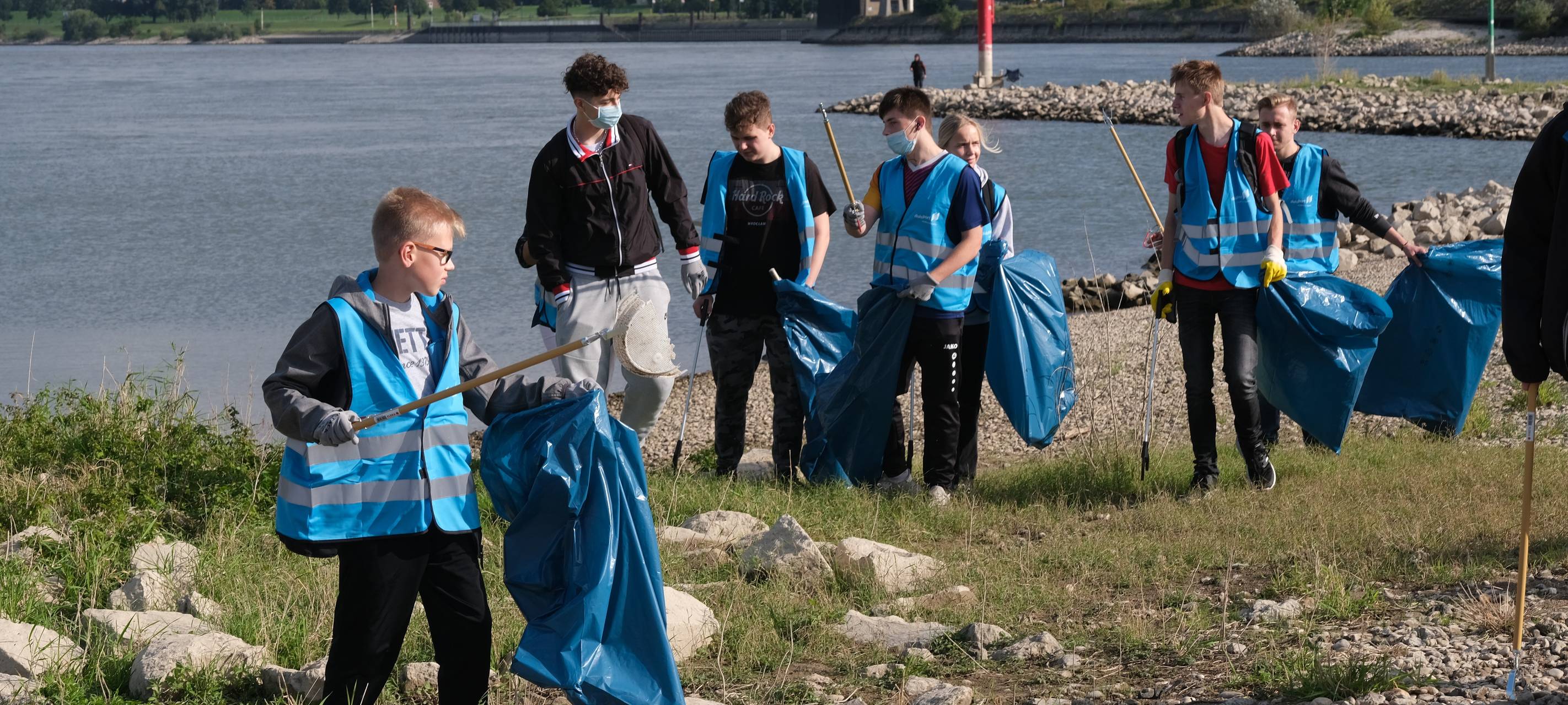 Saubermachen an Ruhr und Emscher