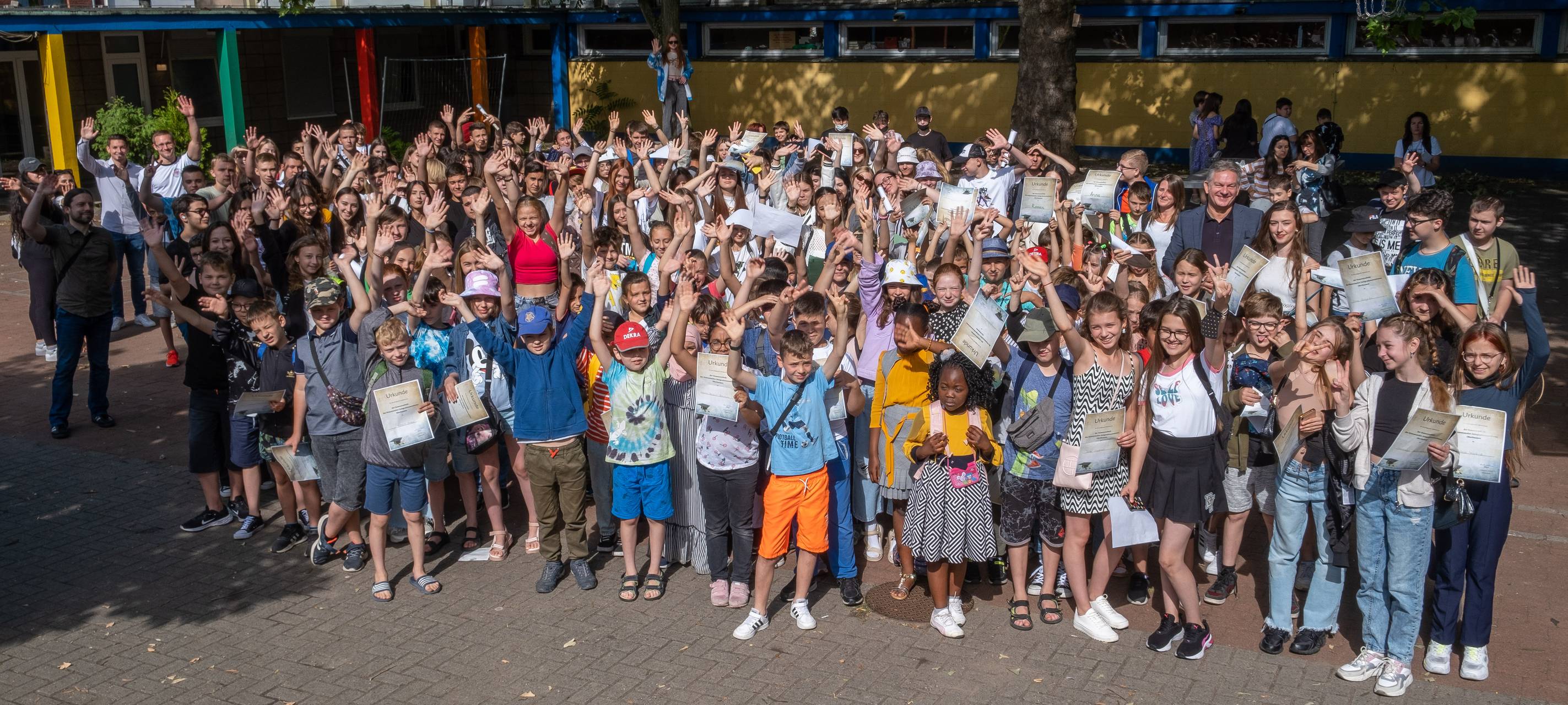 Hunderte Kinder aus Ukraine bei Sprachunterricht
