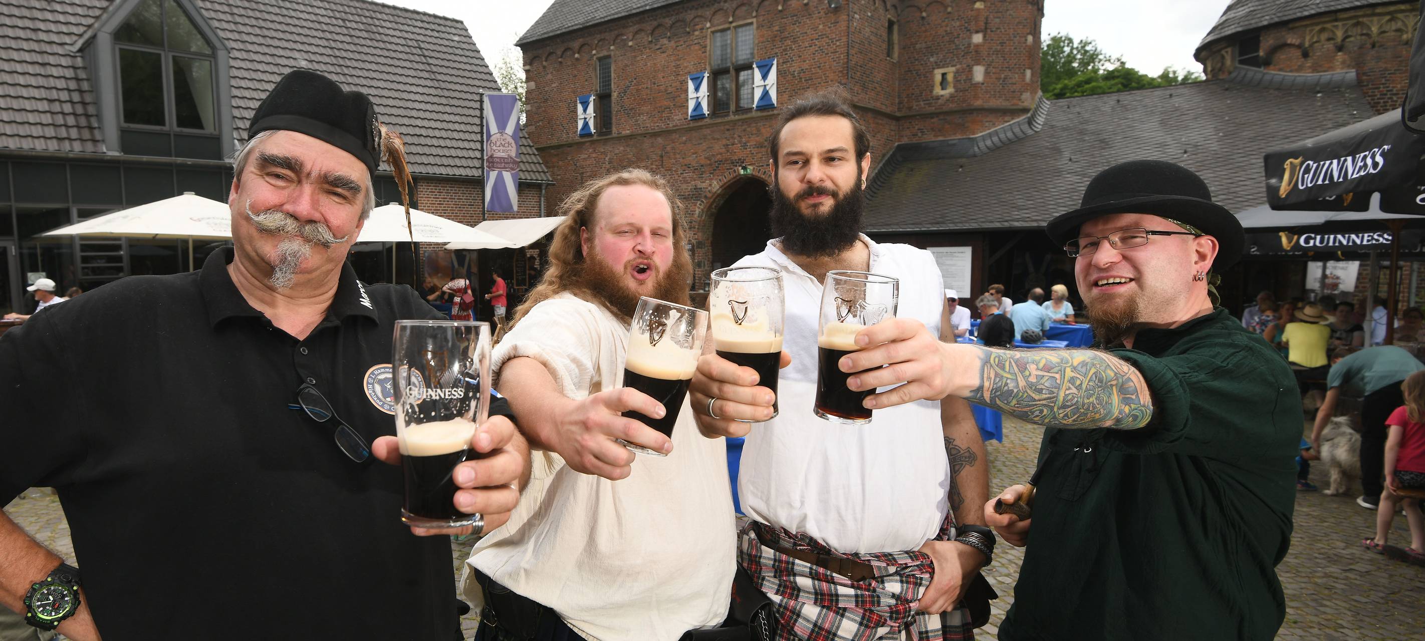Pop-Up-Sommer-Biergarten auf Burg Vondern