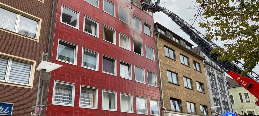 Bewohner über Drehleiter gerettet