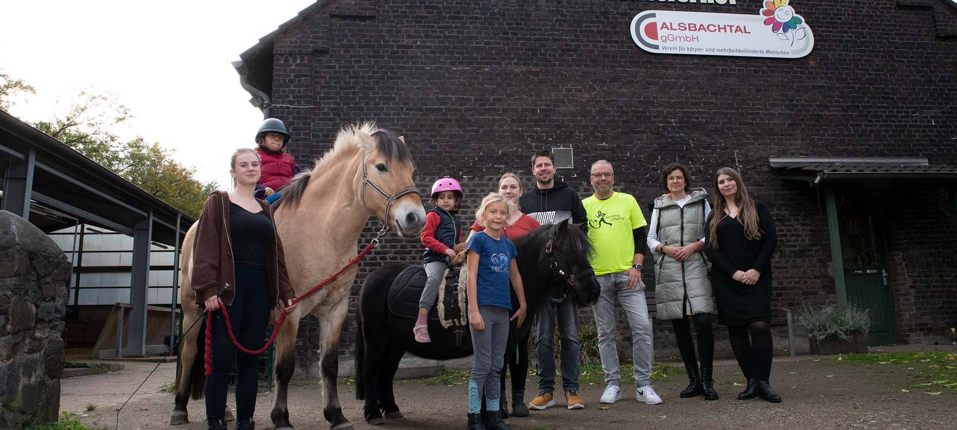 Reiterhof kann sich über Spende freuen